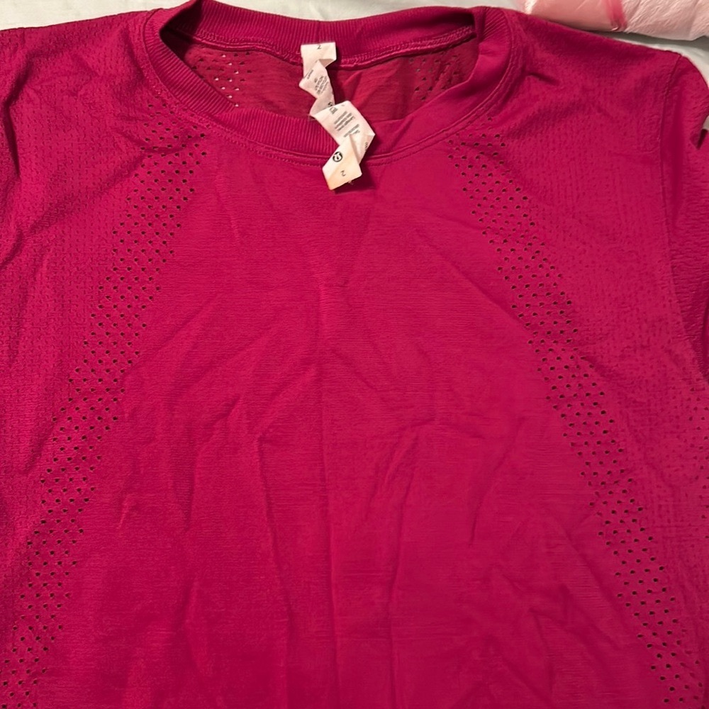 Lululemon T-shirt great condition